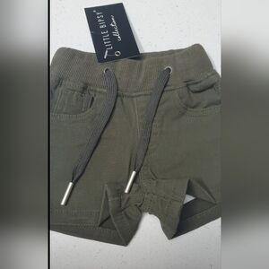 Little bipsy 6-12m NWT shorts green